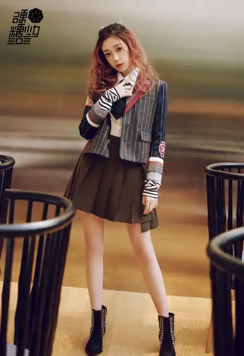 简介:硬糖少女性感甜美写真图片,分享一组硬糖少女303图片给大家,图中