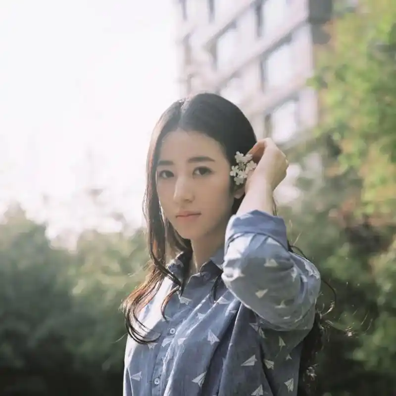 早期的媛媛好清纯呀 #周雨彤 #校园女神 - 抖音