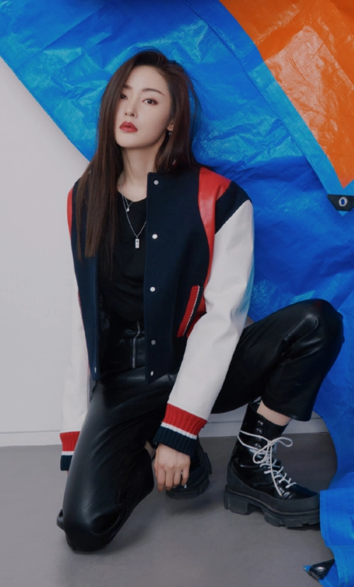 上帝真不公平别人减肥一年都挤不进的皮裤张天爱能当直筒裤穿