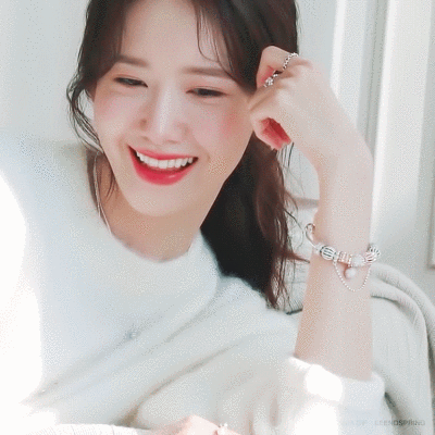 林允儿 动图 cr.eeendspring