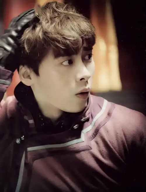 李易峰.《盗墓笔记超级季播剧》饰吴邪.官方花絮照藏服小天真.