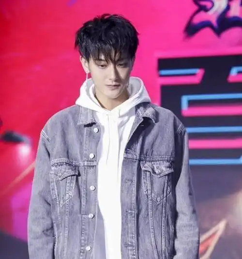 黄子韬发表生日感言:我的愿望是关于一直爱着我的你们,谢谢陪伴