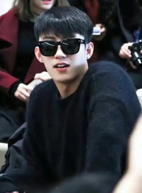 黄景瑜小虎牙太绝啦!嫩到吾心巴上啦💘