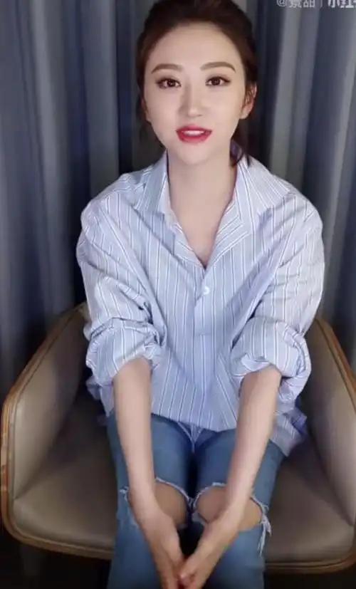 腹部隆起怀孕了景甜借减肥否认怀孕自称半年胖了十几斤