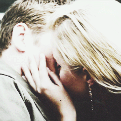 情侣亲吻爱情gif动图_动态图_表情包下载_soogif