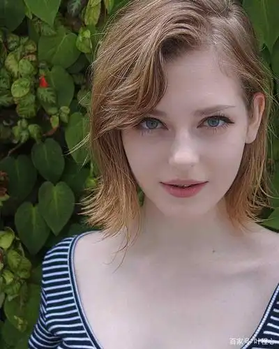 欧美网红11 通透的皮肤 宝石般的眼睛 混血正妹「ella freya」