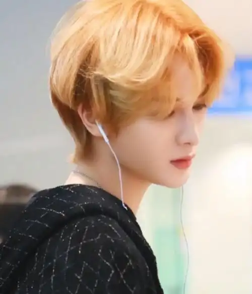 有种神仙发色叫朱正廷本以为染发会非主流谁知帅成漫画王子