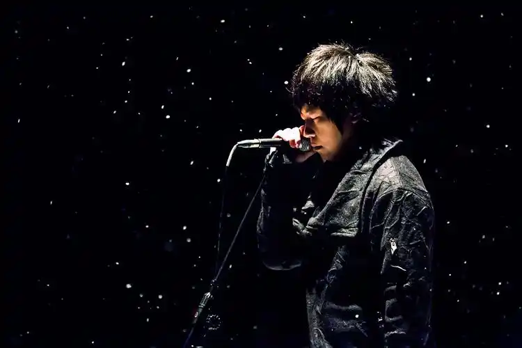 有风的时候,其实非常适合沉默|阿信