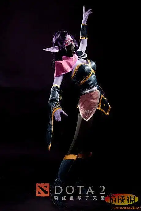 《dota2》cosplay作品,这一次,她们cos的是《dota2》中的美女角色圣堂