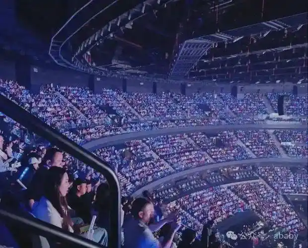 刀郎澳门演唱会到场支持的观众人山人海,赌王四太也到场支持,那英真的