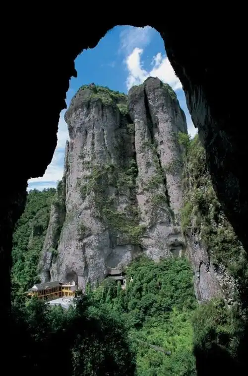 陈尚云三湖景区图三湖景区《白湖晨韵》@陈尚云三湖位于中雁荡山主峰