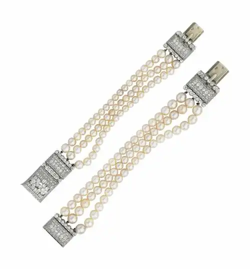 cartier 卡地亚 珍珠钻石手链 两条手链各有三股20颗珍珠,其中一条
