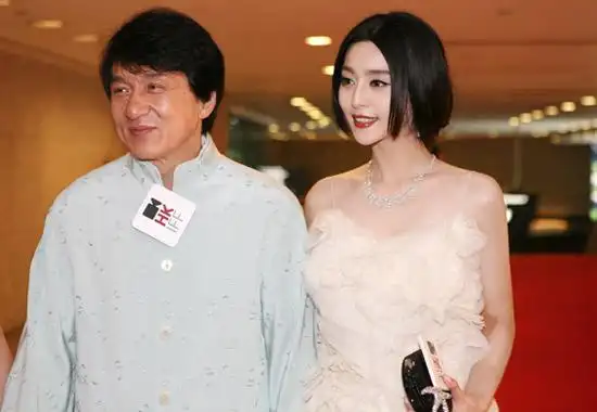 范冰冰与成龙走红毯