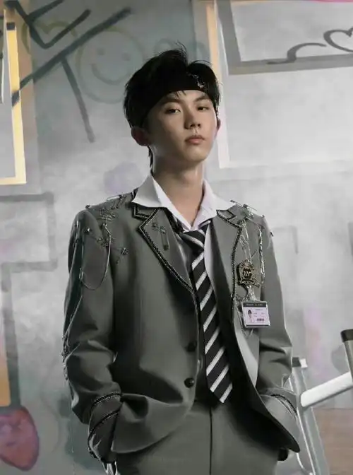 马嘉祺黑色发带##马嘉祺发带西装造型