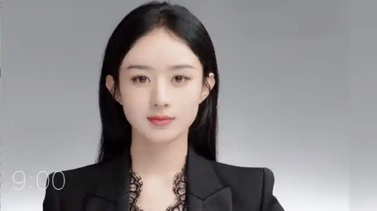 赵丽颖黑西装"证件照"太靓,披散头发眼神超a,有女霸总气质!