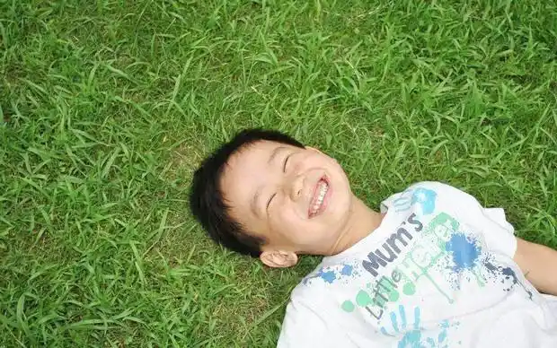 原创古巨基当父亲后频繁晒娃小基仔可爱帅气网友幸好没遗传母亲