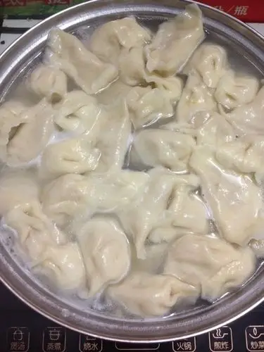 酸菜水饺,如图水开,开始煮饺子