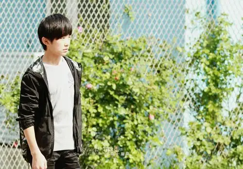 易烊千玺 -_-# - 堆糖,美图壁纸兴趣社区