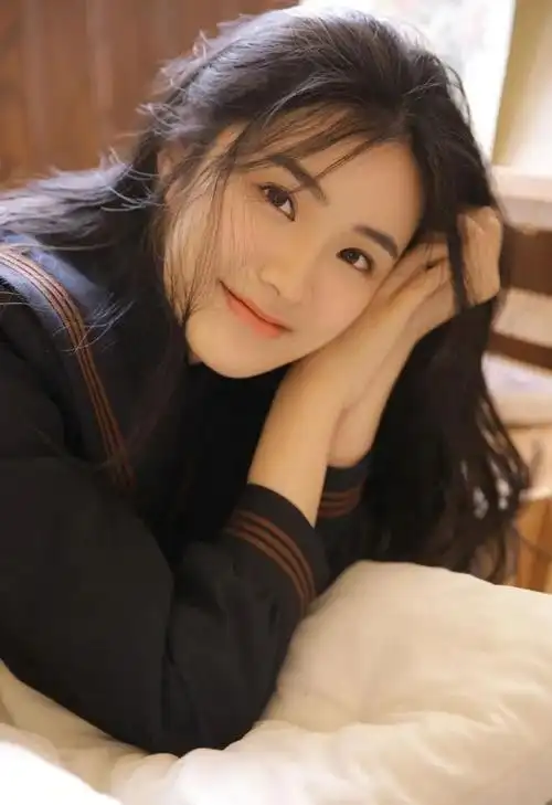 00后清纯校服美女校花