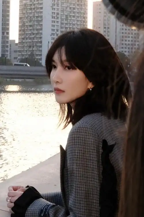 江疏影格雷系##姐感是江疏影的舒适区