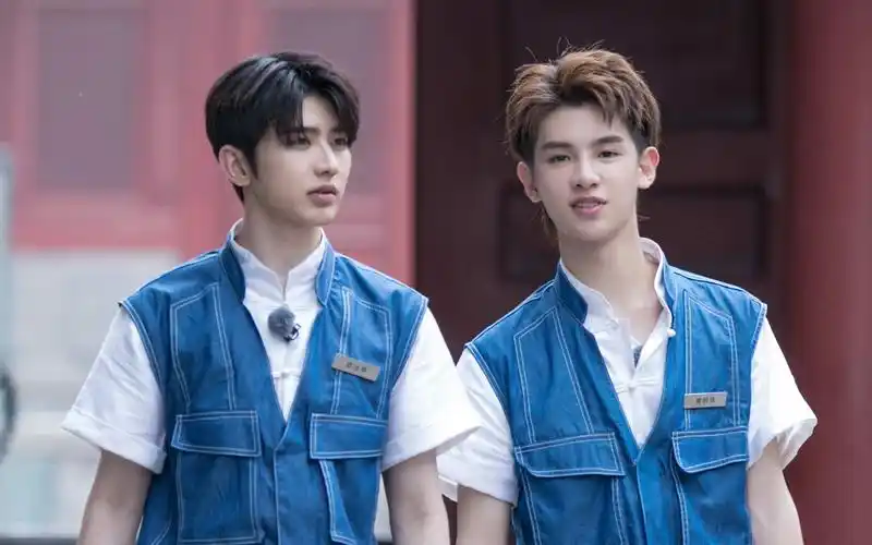 蔡徐坤黄明昊两人在一起太搞笑了我还能再看亿遍