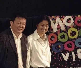 当年杨亚洲和唐双文离婚以后,儿子杨博便跟随母亲生活.