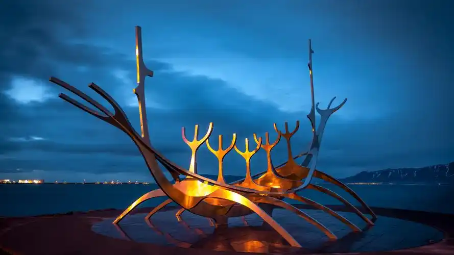 壁纸 船,雕像,夜,海 7680x4320 uhd 8k 高清壁纸, 图片, 照片