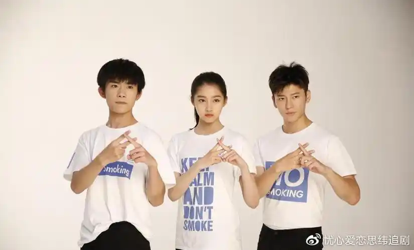 172cm关晓彤与178cm易烊千玺同台看清两人身高谁说谎一看便知