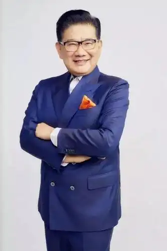 1963年7月27日出生于上海,上海文广新闻传媒集团电视节目主持人,同济