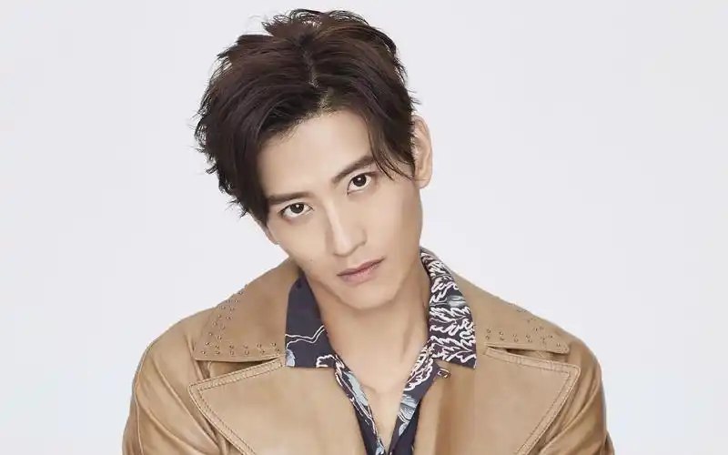 一键举报 上一张 下一张 简介 张峻宁,1985年3月22日出生于江苏省