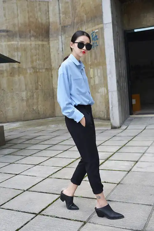 蓝色衬衣搭配西装风格的小脚裤,风格满满又觉得酷酷的哟,不走寻常路的