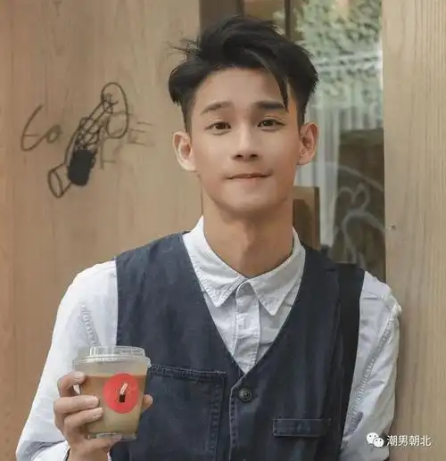 look3:三七分发型 随性刘海