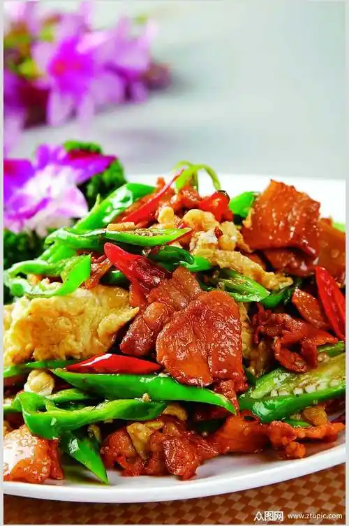 家常菜青椒炒肉美食淮扬菜摄影图餐饮图片