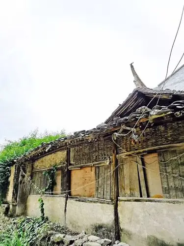 白云霞雾漫山遍野岩崖峻岭青山环绕登永嘉野牛栏古道