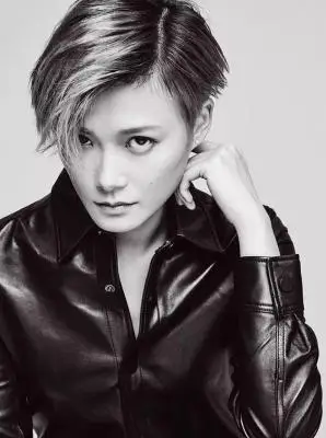 美女歌手林一今年多大了,网红女歌手林一近况 - 歌词译