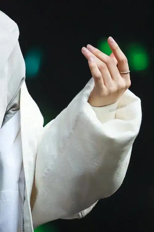 图楼收集边伯贤的名品手