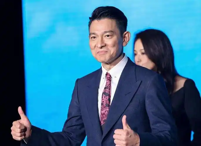 2580元演唱会门票炒到近7万元,62岁的刘德华凭什么?