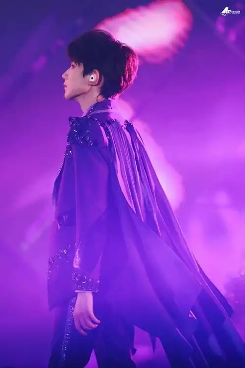 适合春天的紫色穿搭