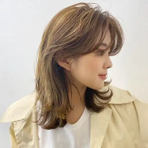 中长发烫发发型最新款超流行的五款中长卷发