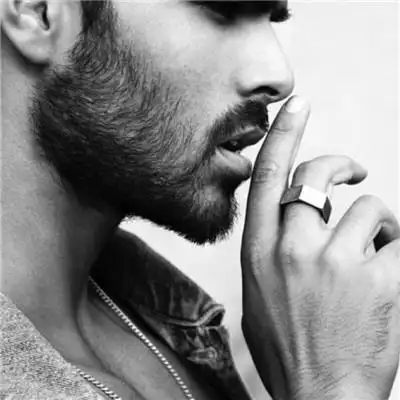 2019超拽男生黑白头像 霸气成熟范男生抽烟头像