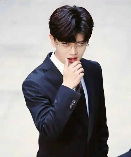 原创原名任国超大器晚成的任嘉伦不是科班演员出身