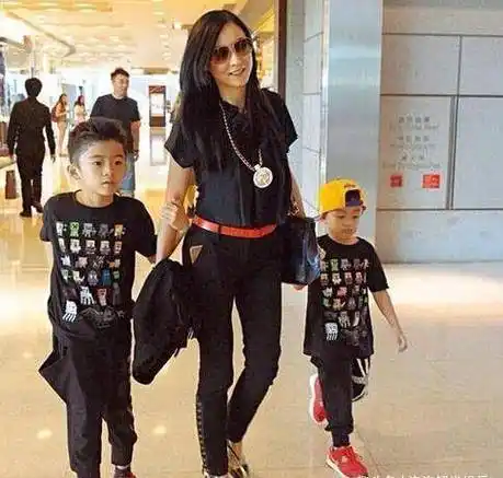 瞒不住,憋了3年,谢贤公开与张柏芝真实关系,谢霆锋:爸别闹了_孩子