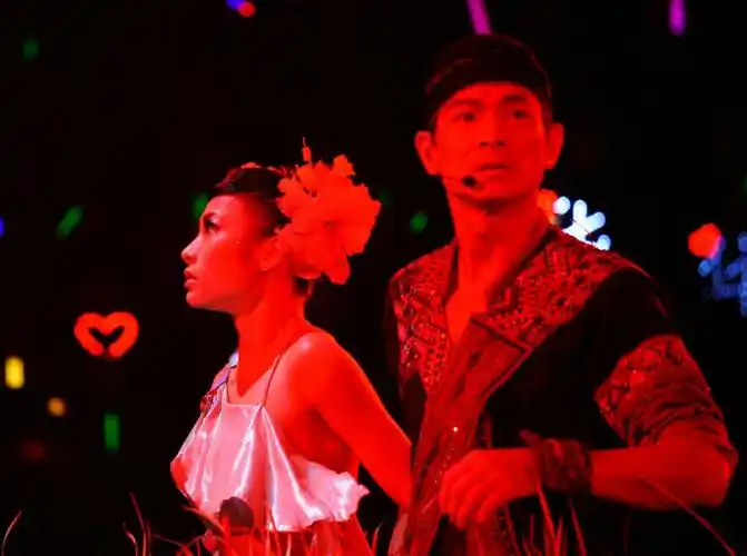 彻底瞒不住了!刘德华赖文慧关系曝光,原来除了结婚证啥都给了?