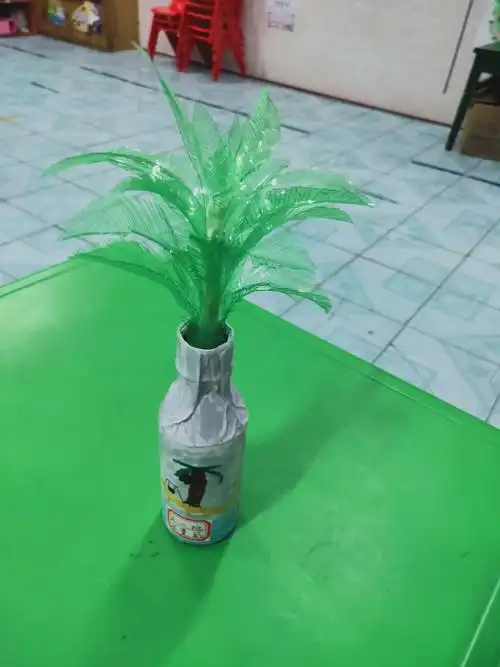 亚迪幼儿大二班——亲子手工制作【环保废物利用】