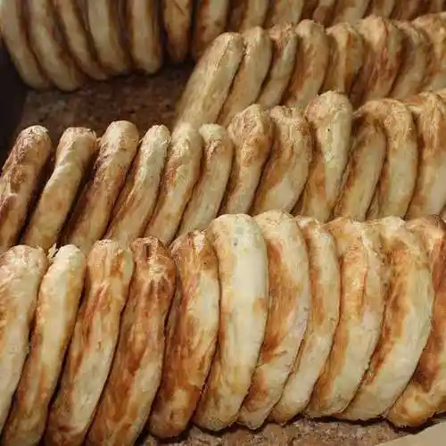 >         山东特产泰山油酥火烧五香烧饼手工老面发面烧饼早餐主食