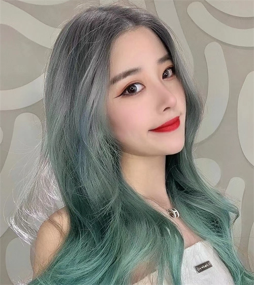 仙气感,清凉感满满的薄荷绿,浅浅的颜色看起来非常清新自然,别致吸睛.