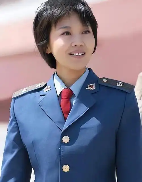 当过兵的演艺名人冯巩刘涛韩红潘长江李幼斌宋祖英