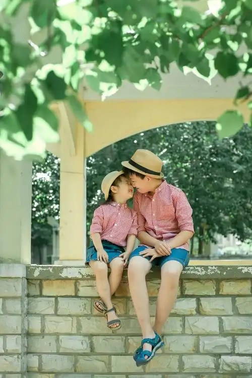 七彩童年 兄妹情深