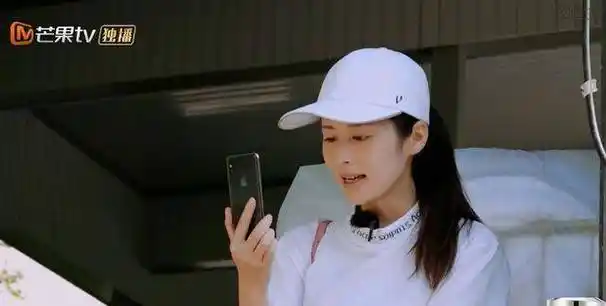 颖儿和女儿对视频,无意中曝光大名,网友:比小月亮还要好听_时候_杨颖