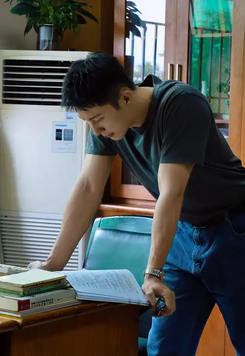 240910 黄景瑜新剧火热播出,粉丝热情高涨